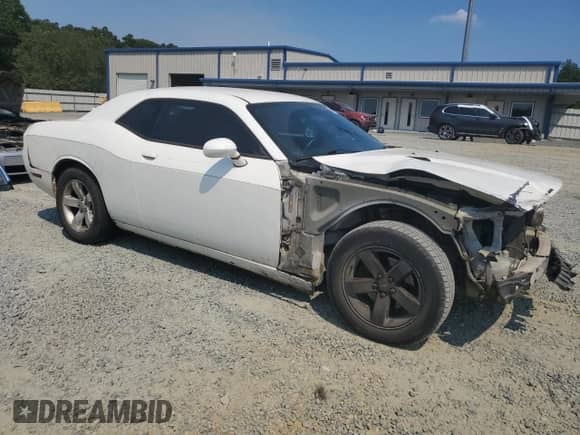 2011 Dodge Challenger z VIN 2B3CJ4DG1BH510091, wystawiony jako Copart lot #68977814 z przebiegiem 176 711 mil mil oraz Szkoda całkowita • Salvage title. Historia ofert i sprzedaży dostępna na DreamBid. Obrazek 4.