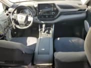 ✅ 2020 Toyota Highlander LE • VIN: 5TDBZRBH0LS510596 • Lot: 85287695. Wystawiony na Copart z przebiegiem 121 093 mil. Bezpłatny archiwum sprzedaży aukcyjnych z USA i szczegółowy raport historii pojazdu na DreamBid. Zdjęcie 8.