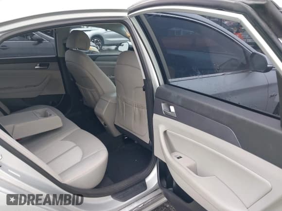 ✅ 2017 Hyundai Sonata SE • VIN: KMHE24L15HA059199 • Лот: 41400021. Опубликован ранее на IAAI с пробегом 111 680 миль. Бесплатный доступ к архиву аукционных продаж из США и подробный отчёт об истории автомобиля на DreamBid. Изображение 8.