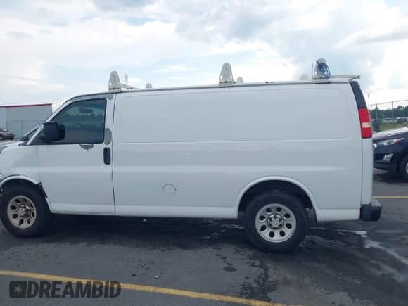✅ 2011 Chevrolet Express Cargo • VIN: 1GCSGAFX5B1125863 • Lot: 42799239. Listed on IAAI with 244,007 mi. Free auction sales archive from the USA and detailed vehicle history report at DreamBid. Image 15.