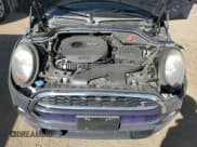 ✅ 2017 MINI Hardtop Cooper S • VIN: WMWXP7C54H3B94133 • Lot: 81860385. Wystawiony na Copart z przebiegiem 85 789 mil. Bezpłatny archiwum sprzedaży aukcyjnych z USA i szczegółowy raport historii pojazdu na DreamBid. Zdjęcie 11.