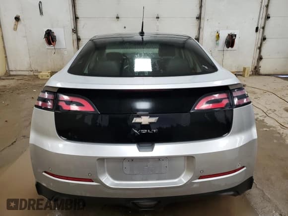 ✅ 2011 Chevrolet Volt • VIN: 1G1RD6E43BU101810 • Lot: 81683644. Wystawiony na Copart z przebiegiem 154 167 mil. Bezpłatny archiwum sprzedaży aukcyjnych z USA i szczegółowy raport historii pojazdu na DreamBid. Zdjęcie 6.