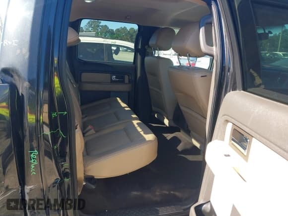 ✅ 2014 Ford F-150 XLT • VIN: 1FTFW1CT3EKE04944 • Lot: 43612339. Wystawiony na IAAI z przebiegiem 239 035 mil. Bezpłatny archiwum sprzedaży aukcyjnych z USA i szczegółowy raport historii pojazdu na DreamBid. Zdjęcie 8.