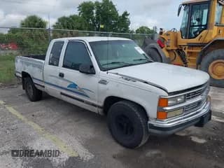 ✅ 1997 Chevrolet Silverado 1500 • VIN: 2GCEC19RXV1166543 • Lot: 42424998. Wystawiony na IAAI z przebiegiem 235 661 mil. Bezpłatny archiwum sprzedaży aukcyjnych z USA i szczegółowy raport historii pojazdu na DreamBid. Zdjęcie 1.
