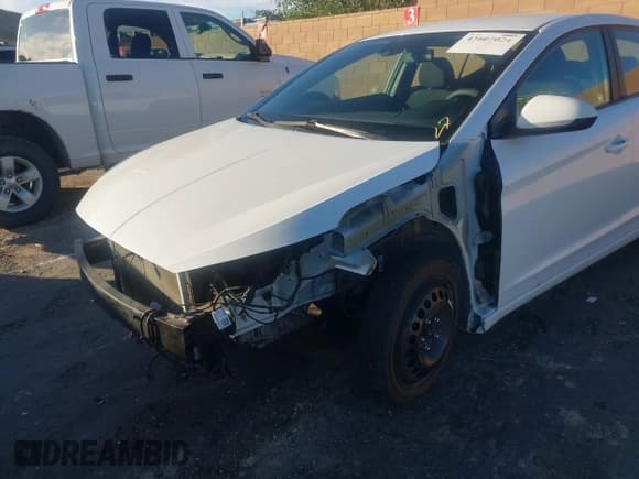 ✅ 2020 Hyundai Elantra SEL • VIN: 5NPD84LF3LH605946 • Lot: 43607024. Listed on IAAI with 23,028 mi. Free auction sales archive from the USA and detailed vehicle history report at DreamBid. Image 6.