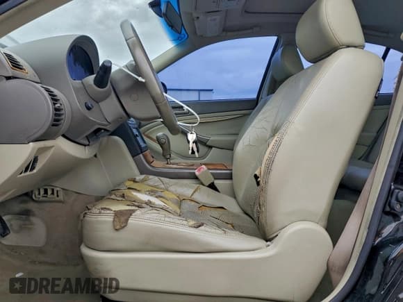 ✅ 2003 Infiniti G35 • VIN: JNKCV51E83M005738 • Lot: 94693225. Listed on Copart with 233,073 mi. Free auction sales archive from the USA and detailed vehicle history report at DreamBid. Image 7.