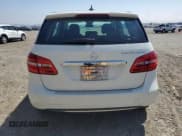 ✅ 2014 Mercedes-Benz B Electric Drive • VIN: WDDVP9AB5EJ003358 • Lot: 60154845. Wystawiony na Copart z przebiegiem 144 522 mil. Bezpłatny archiwum sprzedaży aukcyjnych z USA i szczegółowy raport historii pojazdu na DreamBid. Zdjęcie 6.