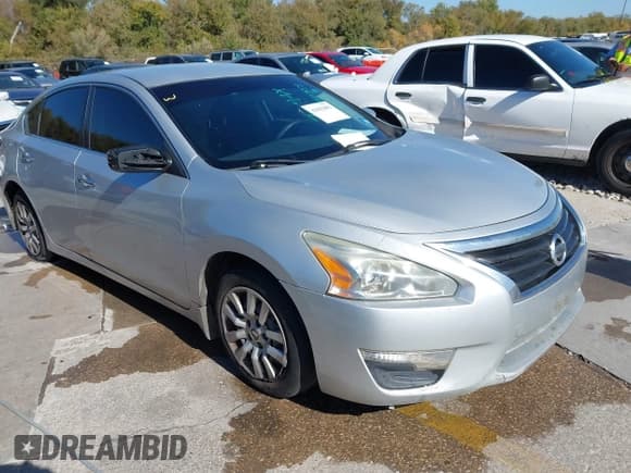 ✅ 2015 Nissan Altima S • VIN: 1N4AL3AP6FN872399 • Lot: 43682882. Wystawiony na IAAI z przebiegiem 263 322 mil. Bezpłatny archiwum sprzedaży aukcyjnych z USA i szczegółowy raport historii pojazdu na DreamBid. Zdjęcie 1.