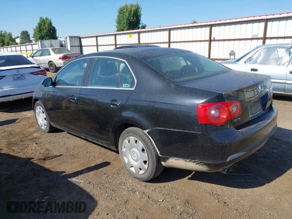 ✅ 2005 Volkswagen Jetta 2.5L • VIN: 3VWRF71K25M602057 • Lot: 42688586. Listed on IAAI with 79,769 mi. Free auction sales archive from the USA and detailed vehicle history report at DreamBid. Image 3.