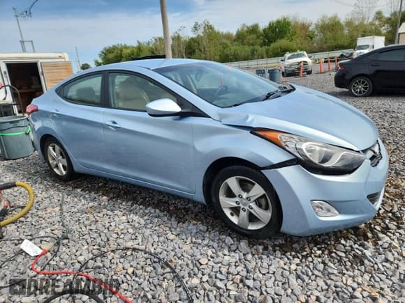✅ 2013 Hyundai Elantra GLS • VIN: KMHDH4AE7DU502462 • Lot: 82062565. Listed on Copart with 72,706 mi. Free auction sales archive from the USA and detailed vehicle history report at DreamBid. Image 4.