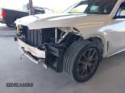 ✅ 2019 BMW X5 xDrive40i • VIN: 5UXCR6C59KLL21046 • Lot: 43353523. Wystawiony na IAAI z przebiegiem 91 785 mil. Bezpłatny archiwum sprzedaży aukcyjnych z USA i szczegółowy raport historii pojazdu na DreamBid. Zdjęcie 6.