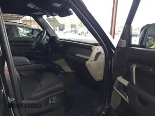 ✅ 2023 Land Rover Defender X-Dynamic SE • VIN: SALE2FEU4P2187068 • Lot: 43321720. Wystawiony na IAAI z przebiegiem 19 084 mil. Bezpłatny archiwum sprzedaży aukcyjnych z USA i szczegółowy raport historii pojazdu na DreamBid. Zdjęcie 5.