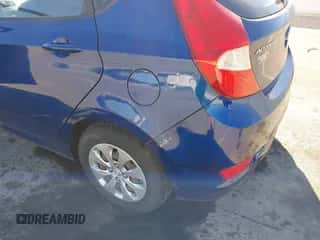 2016 Hyundai Accent SE z VIN KMHCT5AE0GU275233, wystawiony jako IAAI lot #43508735 z przebiegiem 90 227 mil mil oraz . Historia ofert i sprzedaży dostępna na DreamBid. Obrazek 6.