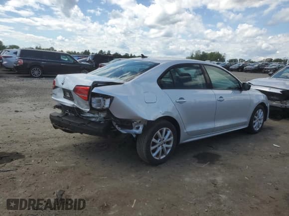 ✅ 2015 Volkswagen Jetta SE • VIN: 3VWD17AJ5FM412545 • Lot: 60594375. Listed on Copart with 180,324 mi. Free auction sales archive from the USA and detailed vehicle history report at DreamBid. Image 3.