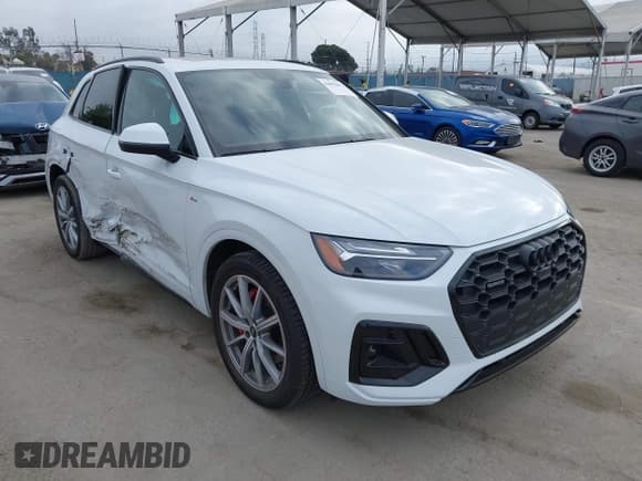 ✅ 2024 Audi Q5 S line Premium Plus • VIN: WA1E2AFY9R2092465 • Lot: 42090469. Wystawiony na IAAI z przebiegiem 2 835 mil. Bezpłatny archiwum sprzedaży aukcyjnych z USA i szczegółowy raport historii pojazdu na DreamBid. Zdjęcie 1.