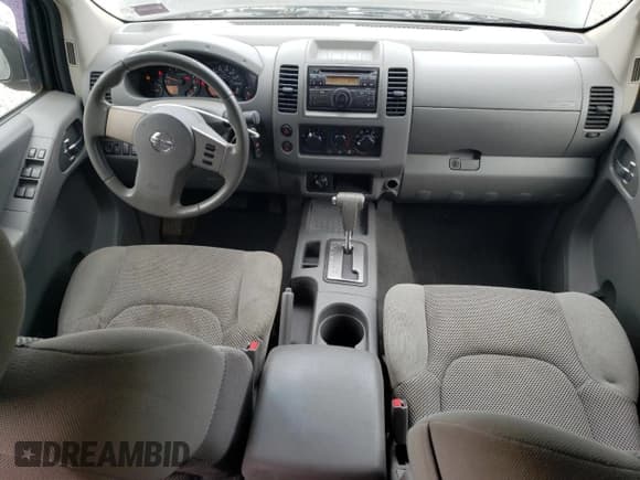 ✅ 2008 Nissan Frontier LE • VIN: 1N6AD07W68C450021 • Lot: 68082765. Wystawiony na Copart z przebiegiem 182 373 mil. Bezpłatny archiwum sprzedaży aukcyjnych z USA i szczegółowy raport historii pojazdu na DreamBid. Zdjęcie 8.