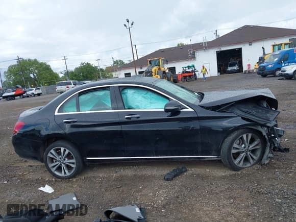 ✅ 2021 Mercedes-Benz C 300 • VIN: W1KWF8EB6MR648452 • Lot: 43049735. Wystawiony na IAAI z przebiegiem 49 656 mil. Bezpłatny archiwum sprzedaży aukcyjnych z USA i szczegółowy raport historii pojazdu na DreamBid. Zdjęcie 12.