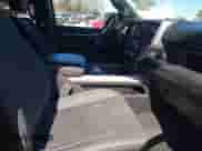 2020 Ram 1500 Big Horn z VIN 1C6SRFFT6LN110360, wystawiony jako IAAI lot #41725067 z przebiegiem 163 905 mil mil oraz . Historia ofert i sprzedaży dostępna na DreamBid. Obrazek 5.