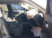 ✅ 2019 Jeep Cherokee Latitude Plus • VIN: 1C4PJLLB7KD115183 • Lot: 43704815. Wystawiony na IAAI z przebiegiem Nie podano. Bezpłatny archiwum sprzedaży aukcyjnych z USA i szczegółowy raport historii pojazdu na DreamBid. Zdjęcie 5.