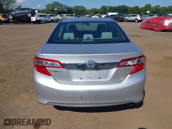 2013 Toyota Camry L с VIN 4T4BF1FK8DR313951, выставлен на аукционе IAAI как лот 42918612 с пробегом 128 859 миль миль и . История ставок и продаж доступна на DreamBid. Изображение 16.