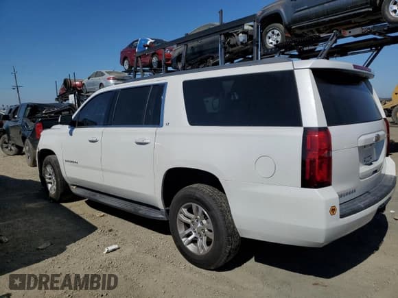 ✅ 2017 Chevrolet Suburban LT • VIN: 1GNSCHKC1HR353545 • Lot: 74042254. Wystawiony na Copart z przebiegiem 62 475 mil. Bezpłatny archiwum sprzedaży aukcyjnych z USA i szczegółowy raport historii pojazdu na DreamBid. Zdjęcie 2.