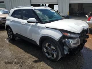 ✅ 2021 Hyundai Venue SEL • VIN: KMHRC8A32MU096746 • Lot: 68939624. Wystawiony na Copart z przebiegiem 23 302 mil. Bezpłatny archiwum sprzedaży aukcyjnych z USA i szczegółowy raport historii pojazdu na DreamBid. Zdjęcie 4.