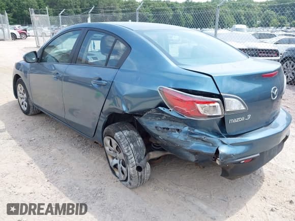 ✅ 2011 Mazda 3 i Sport • VIN: JM1BL1UF2B1409926 • Lot: 42923322. Listed on IAAI with 229,012 mi. Free auction sales archive from the USA and detailed vehicle history report at DreamBid. Image 3.