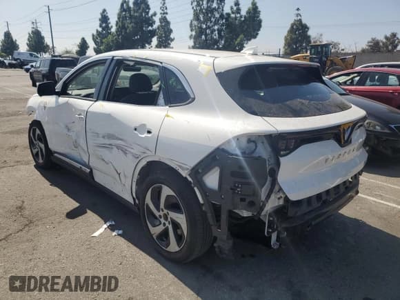 ✅ 2023 VinFast VF 8 Eco • VIN: RLLV1AEB3PH001115 • Lot: 84048845. Wystawiony na Copart z przebiegiem 24 433 mil. Bezpłatny archiwum sprzedaży aukcyjnych z USA i szczegółowy raport historii pojazdu na DreamBid. Zdjęcie 2.