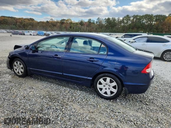 ✅ 2009 Honda Civic LX • VIN: 2HGFA16569H515739 • Лот: 92246515. Опубликован ранее на Copart с пробегом 211 018 миль. Бесплатный доступ к архиву аукционных продаж из США и подробный отчёт об истории автомобиля на DreamBid. Изображение 2.