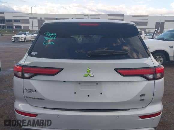 2024 Mitsubishi Outlander SE z VIN JA4J3VA81RZ009113, wystawiony jako IAAI lot #43244317 z przebiegiem 99 284 mil mil oraz . Historia ofert i sprzedaży dostępna na DreamBid. Obrazek 16.