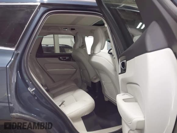 ✅ 2021 Volvo XC60 Inscription Expression • VIN: YV4BR0DL7M1676817 • Лот: 41319286. Опубликован ранее на IAAI с пробегом 23 754 миль. Бесплатный доступ к архиву аукционных продаж из США и подробный отчёт об истории автомобиля на DreamBid. Изображение 8.