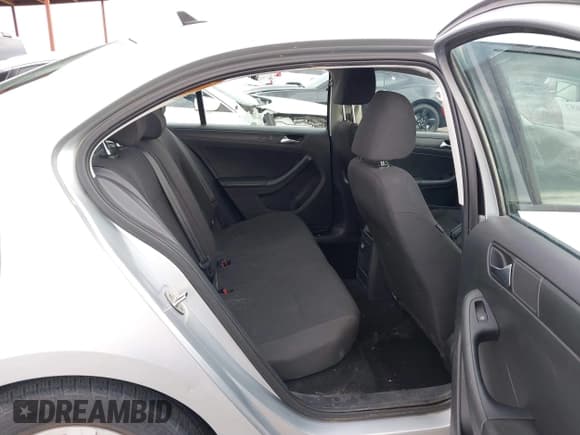 ✅ 2015 Volkswagen Jetta S • VIN: 3VW1K7AJ2FM324309 • Lot: 43370697. Wystawiony na IAAI z przebiegiem 104 367 mil. Bezpłatny archiwum sprzedaży aukcyjnych z USA i szczegółowy raport historii pojazdu na DreamBid. Zdjęcie 8.