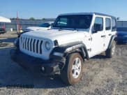 ✅ 2023 Jeep Wrangler Willys • VIN: 1C4HJXDG1PW531053 • Lot: 42266643. Wystawiony na IAAI z przebiegiem 28 506 mil. Bezpłatny archiwum sprzedaży aukcyjnych z USA i szczegółowy raport historii pojazdu na DreamBid. Zdjęcie 6.