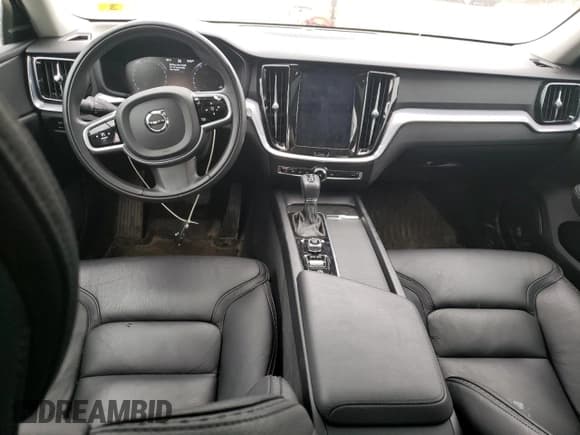 ✅ 2020 Volvo V60 • VIN: YV4102WK9L1044437 • Lot: 47720533. Wystawiony na Copart z przebiegiem 18 092 mil. Bezpłatny archiwum sprzedaży aukcyjnych z USA i szczegółowy raport historii pojazdu na DreamBid. Zdjęcie 8.