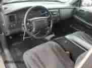 2001 Dodge Dakota Sport z VIN 1B7GG22N01S129747, wystawiony jako Copart lot #74132454 z przebiegiem 180 890 mil mil oraz Szkoda całkowita • Salvage title. Historia ofert i sprzedaży dostępna na DreamBid. Obrazek 8.