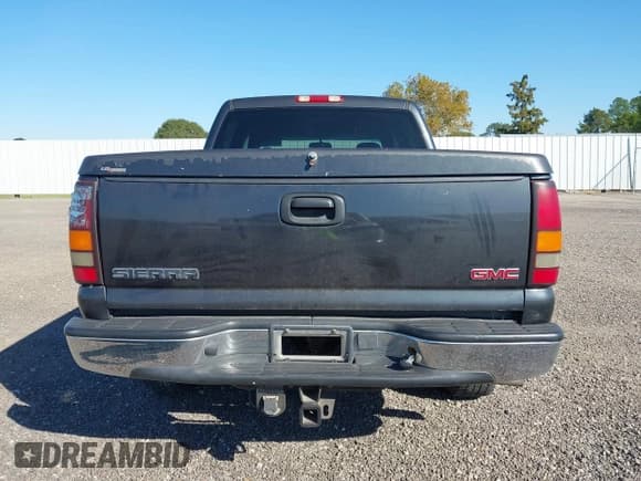✅ 2005 GMC Sierra 1500 SLE • VIN: 2GTEC13T651266384 • Лот: 43579635. Опубликован ранее на IAAI с пробегом 193 604 миль. Бесплатный доступ к архиву аукционных продаж из США и подробный отчёт об истории автомобиля на DreamBid. Изображение 16.
