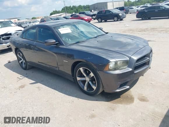 2014 Dodge Charger SXT Plus z VIN 2C3CDXHG2EH256675, wystawiony jako IAAI lot #43153204 z przebiegiem 139 843 mil mil oraz . Historia ofert i sprzedaży dostępna na DreamBid. Obrazek 1.
