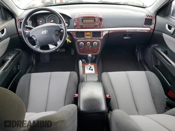 ✅ 2008 Hyundai Sonata GLS • VIN: 5NPET46C68H332285 • Лот: 84215884. Опубликован ранее на Copart с пробегом 243 134 миль. Бесплатный доступ к архиву аукционных продаж из США и подробный отчёт об истории автомобиля на DreamBid. Изображение 8.