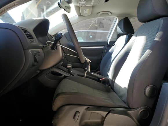 ✅ 2010 Volkswagen Jetta S • VIN: 3VWJZ7AJ4AM003490 • Lot: 91702905. Listed on Copart with 169,321 mi. Free auction sales archive from the USA and detailed vehicle history report at DreamBid. Image 7.