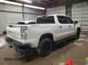 2022 Chevrolet Silverado 1500 Work Truck z VIN 2GCUDAED2N1499127, wystawiony jako Copart lot #88084515 z przebiegiem 27 833 mil mil oraz Szkoda całkowita • Salvage title. Historia ofert i sprzedaży dostępna na DreamBid. Obrazek 3.