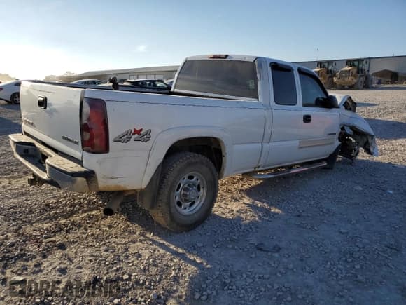✅ 2003 Chevrolet Silverado 2500HD LS • VIN: 1GCHK29U23E350574 • Lot: 83432514. Wystawiony na Copart z przebiegiem Nie podano. Bezpłatny archiwum sprzedaży aukcyjnych z USA i szczegółowy raport historii pojazdu na DreamBid. Zdjęcie 3.