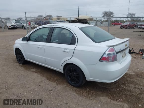 ✅ 2011 Chevrolet Aveo 2LT • VIN: KL1TG5DE2BB220153 • Lot: 41592416. Wystawiony na IAAI z przebiegiem 178 789 mil. Bezpłatny archiwum sprzedaży aukcyjnych z USA i szczegółowy raport historii pojazdu na DreamBid. Zdjęcie 3.