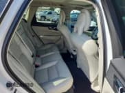 ✅ 2018 Volvo XC60 Momentum • VIN: LYVA22RK2JB097432 • Lot: 82038815. Wystawiony na Copart z przebiegiem 125 034 mil. Bezpłatny archiwum sprzedaży aukcyjnych z USA i szczegółowy raport historii pojazdu na DreamBid. Zdjęcie 11.