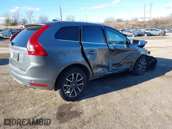 ✅ 2016 Volvo XC60 T6 • VIN: YV4902RK6G2805357 • Lot: 41503738. Listed on IAAI with Not provided. Free auction sales archive from the USA and detailed vehicle history report at DreamBid. Image 4.