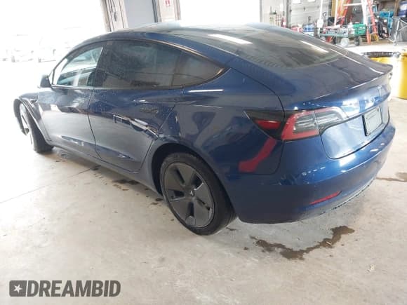 ✅ 2022 Tesla Model 3 • VIN: 5YJ3E1EA2NF289252 • Lot: 43130057. Wystawiony na IAAI z przebiegiem Nie podano. Bezpłatny archiwum sprzedaży aukcyjnych z USA i szczegółowy raport historii pojazdu na DreamBid. Zdjęcie 3.