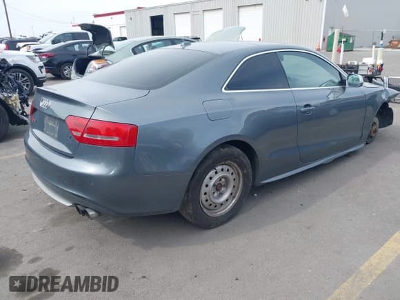 ✅ 2012 Audi S5 Premium Plus • VIN: WAUCVAFR0CA001543 • Lot: 42087961. Wystawiony na IAAI z przebiegiem 100 951 mil. Bezpłatny archiwum sprzedaży aukcyjnych z USA i szczegółowy raport historii pojazdu na DreamBid. Zdjęcie 4.