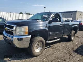 ✅ 2007 Chevrolet Silverado 2500HD 1LT • VIN: 1GCHK24K67E574006 • Lot: 63186733. Wystawiony na Copart z przebiegiem Nie podano. Bezpłatny archiwum sprzedaży aukcyjnych z USA i szczegółowy raport historii pojazdu na DreamBid. Zdjęcie 1.