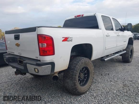 ✅ 2013 Chevrolet Silverado 2500HD LTZ • VIN: 1GC1KYE83DF108790 • Лот: 43396484. Опубликован ранее на IAAI с пробегом 194 275 миль. Бесплатный доступ к архиву аукционных продаж из США и подробный отчёт об истории автомобиля на DreamBid. Изображение 4.