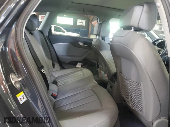 ✅ 2019 Audi allroad A4 Premium • VIN: WA17NAF40KA010700 • Lot: 58520805. Wystawiony na Copart z przebiegiem 62 259 mil. Bezpłatny archiwum sprzedaży aukcyjnych z USA i szczegółowy raport historii pojazdu na DreamBid. Zdjęcie 11.