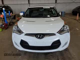 2015 Hyundai Veloster z VIN KMHTC6AD0FU236993, wystawiony jako Copart lot #62411173 z przebiegiem 83 612 mil mil oraz . Historia ofert i sprzedaży dostępna na DreamBid. Obrazek 5.